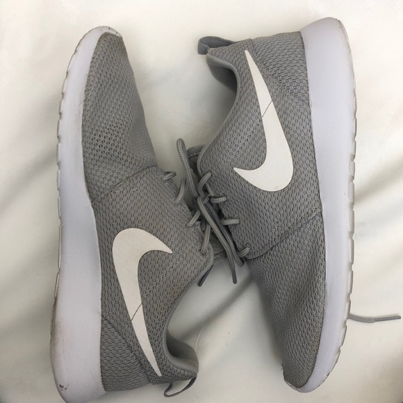 NIKE • Gray Roshe One Sneakers Casual Shoes Sz 6US - Picture 7 of 8